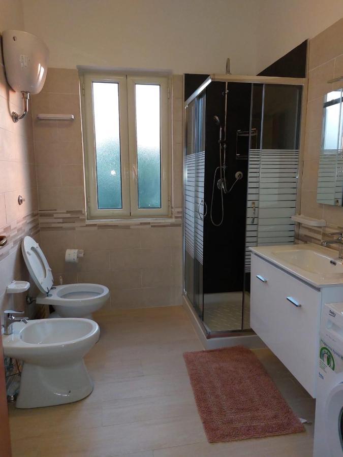 Esther Guest House Castel Volturno Extérieur photo